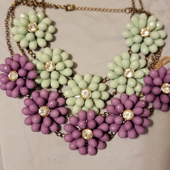 Flower necklace purple - Picture 7 of 9